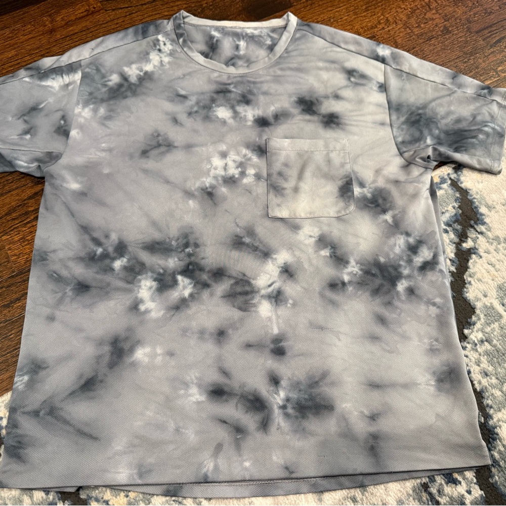Lululemon relaxed-mesh pocketed shortsleeve shirt diamond dye estimated sz Large